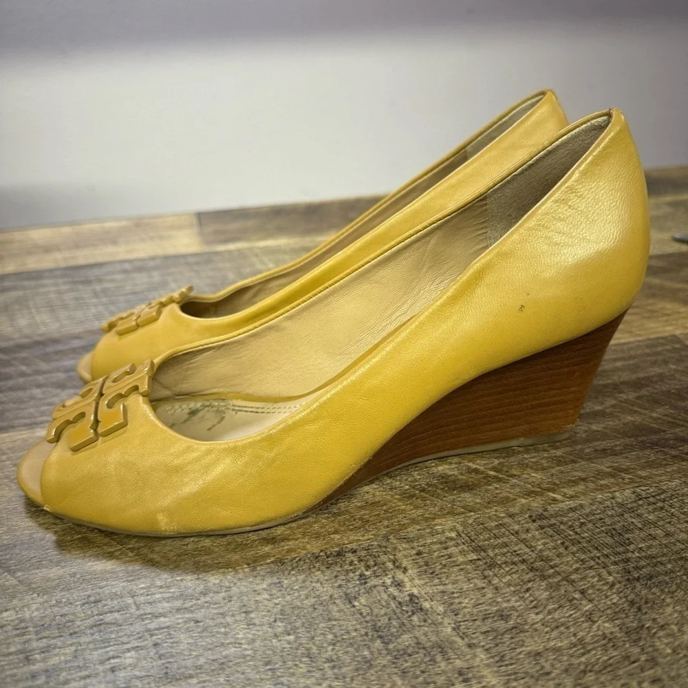 Tory Burch Leather Peep Toe Wedge Sandals Size 7